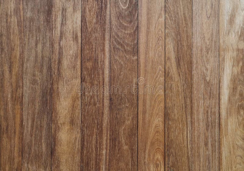 Pared de madera marrón vertical - el fondo de madera de Brown, las paredes de la casa de madera marrón fue clavado para ser hermo foto de archivo Pared de madera marrón vertical - el fondo de madera de Brown, las paredes de la casa de madera marrón fue clavado para ser hermo foto de archivo
