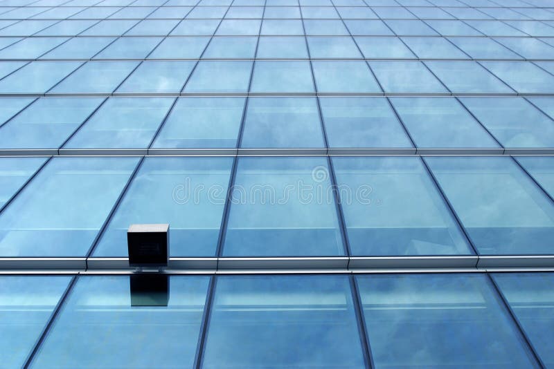 Parede de vidro azul fotografia de stock