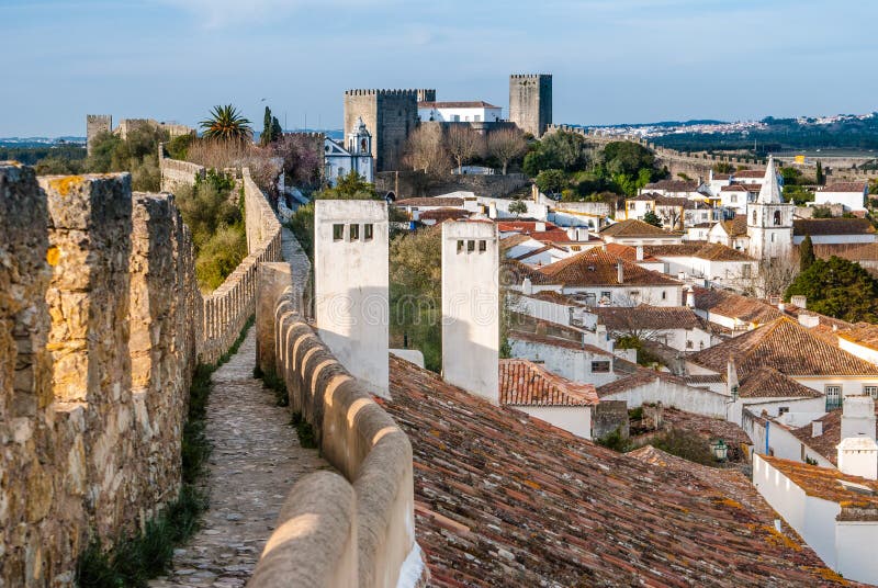 Parede fortificada em Obidos, Portugal foto de stock Parede fortificada em Obidos, Portugal foto de stock