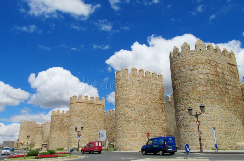 Paredes de la ciudad del castillo de Ávila, España imagenes de archivo Paredes de la ciudad del castillo de Ávila, España imagenes de archivo