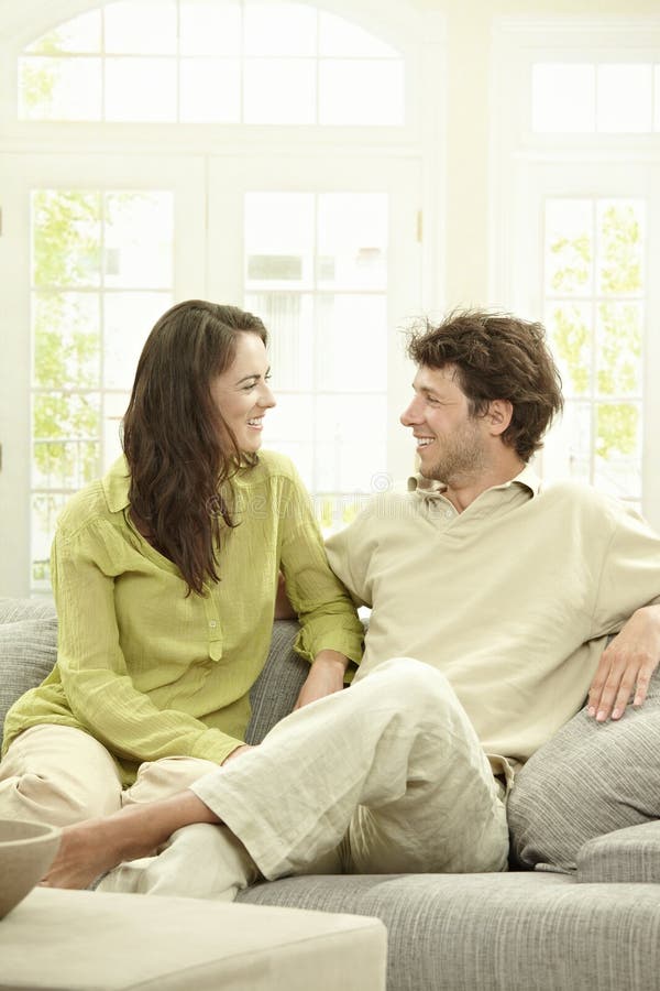 Pares felizes foto de stock royalty free Pares felizes foto de stock royalty free