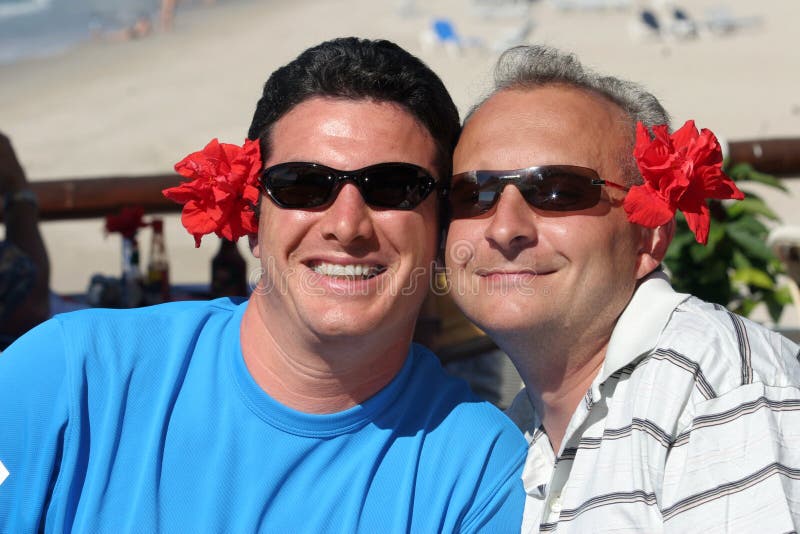 Pares felizes dos homens foto de stock royalty free Pares felizes dos homens foto de stock royalty free