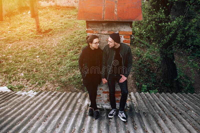 Pares no telhado imagem de stock