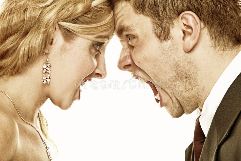 Pares que gritam, dificuldades da fúria do casamento do relacionamento fotos de stock Pares que gritam, dificuldades da fúria do casamento do relacionamento fotos de stock