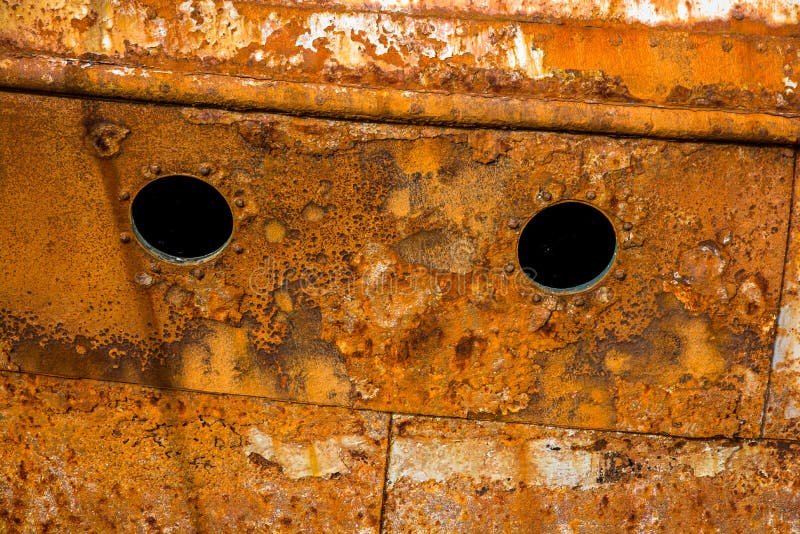 Parete arrugginita di una nave abbandonata fotografie stock Parete arrugginita di una nave abbandonata fotografie stock