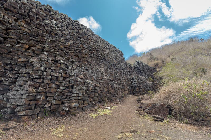 Parete degli strappi, Muro de las Lagrimas, Isabela Island, isole Galapagos, Ecuador immagine stock Parete degli strappi, Muro de las Lagrimas, Isabela Island, isole Galapagos, Ecuador immagine stock