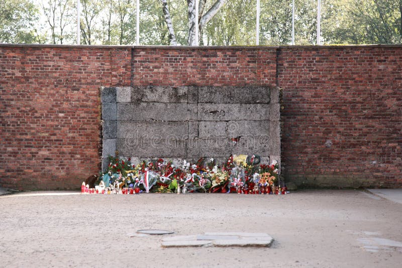 Parete di esecuzione, Auschwitz immagini stock libere da diritti Parete di esecuzione, Auschwitz immagini stock libere da diritti