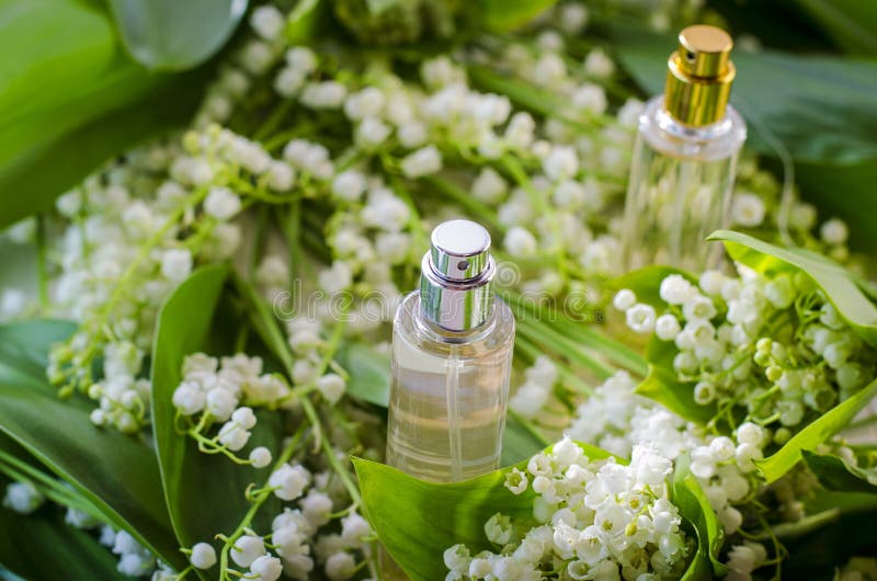 Parfum avec l'arome du muguet photographie stock
