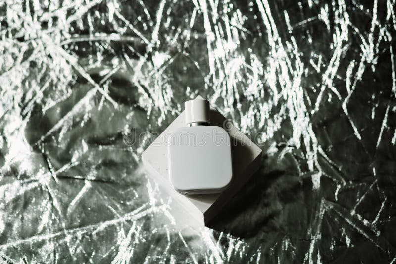 Parfum bouteilles blanches photographie stock libre de droits