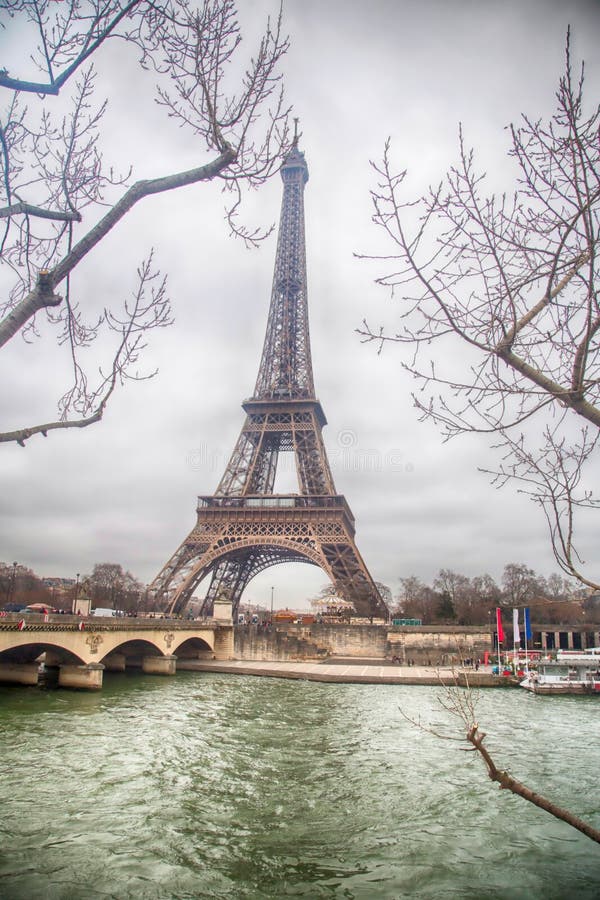 La Torre, globalmente icono de Francia.