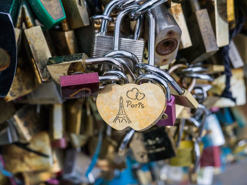 789 Free CC0 Love locks Stock Photos 