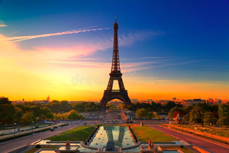 Východ slnka v paríž, veža.