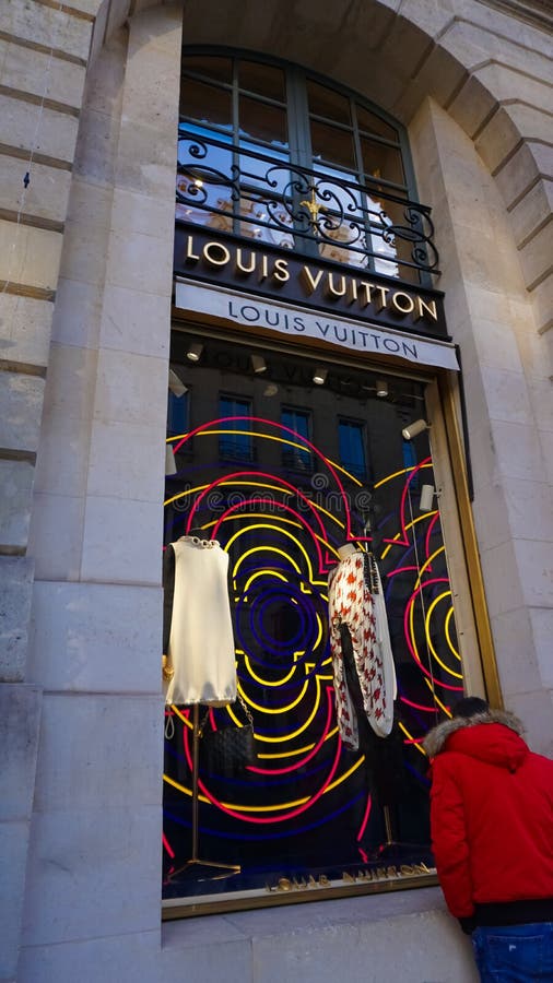 Louis Vuitton Store New Year Showcase Moscow 2018 – Stock