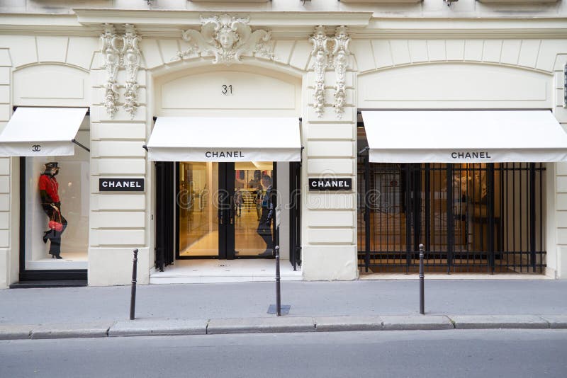 Chanel Fashion Luxury Store in Paris, France Editorial Stock Image - Image  of facade, gold: 144004059