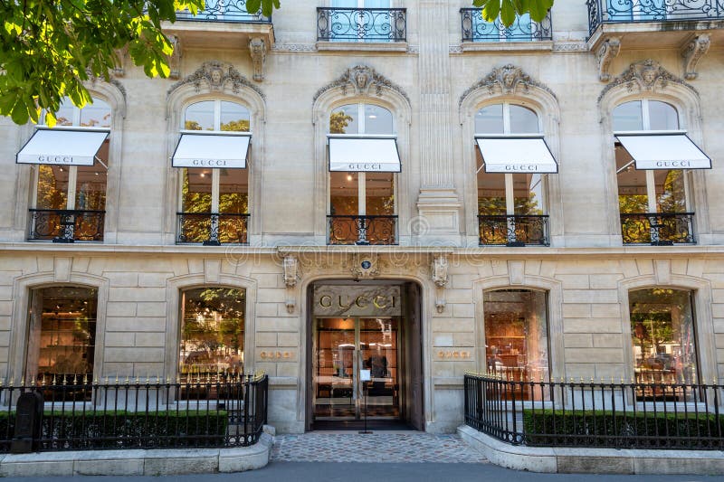 Gucci Store In Paris Stock Photo - Download Image Now - Gucci