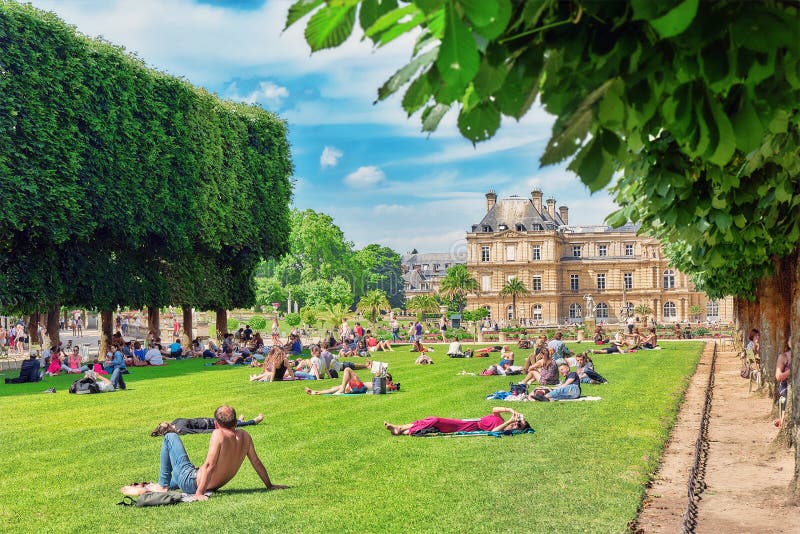 PARIS, FRANCE - JULY 08, 2016 : Parisians and tourists have a re