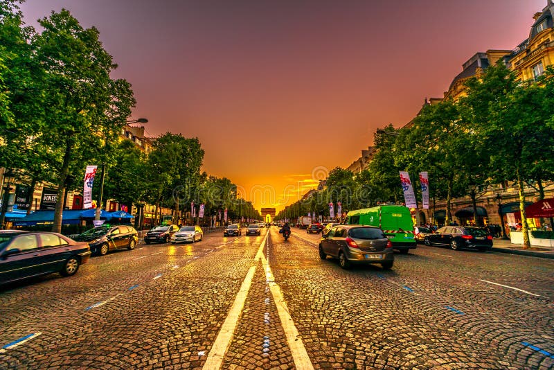 Avenue des champs elysées shopping hi-res stock photography and images -  Alamy