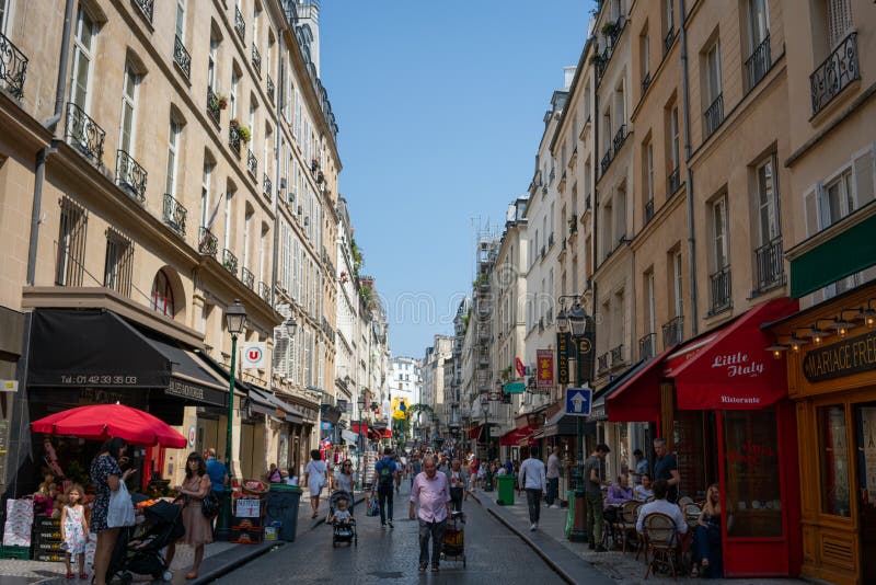 Parisian tourists. editorial stock image. Image of place - 54087344