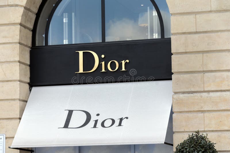 Dior logo on Dior store editorial photography. Image of rench ...