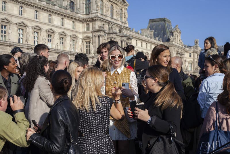 paris fashion week louvre 2022