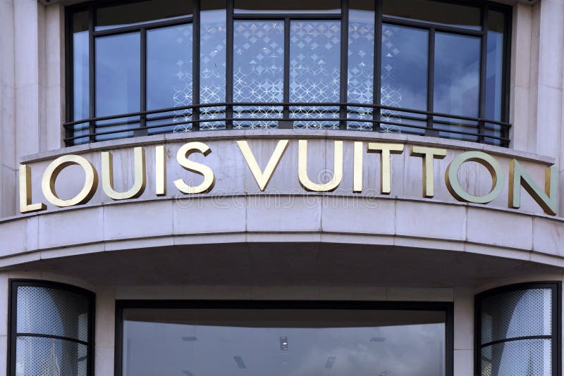 Louis vuitton place vendome hi-res stock photography and images - Alamy