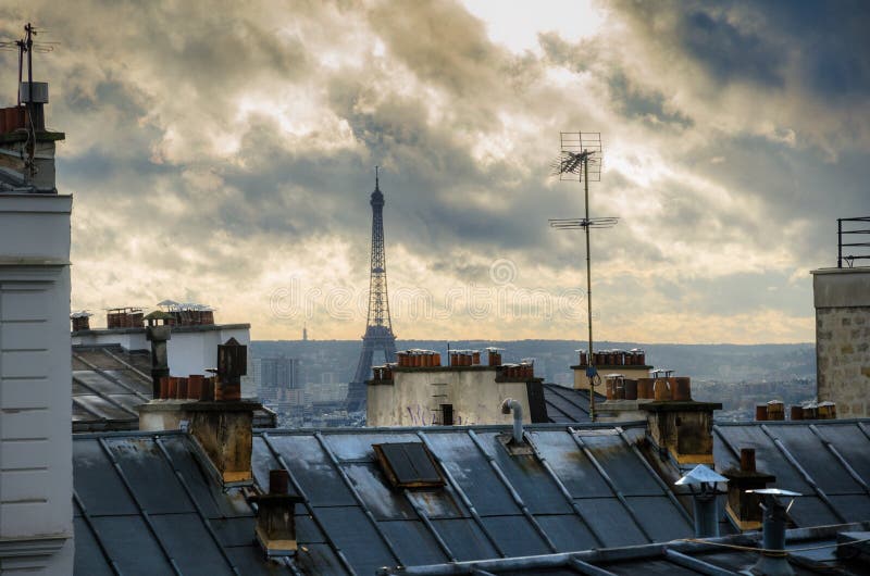 Paris. Frances. Toits de Montmartre. Tour Eiffel. images stock Paris. Frances. Toits de Montmartre. Tour Eiffel. images stock
