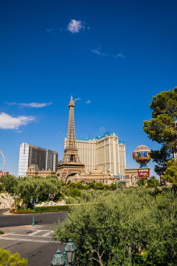 Eiffel Tower Restaurant Las Vegas Nevada Stock Photo 724517434