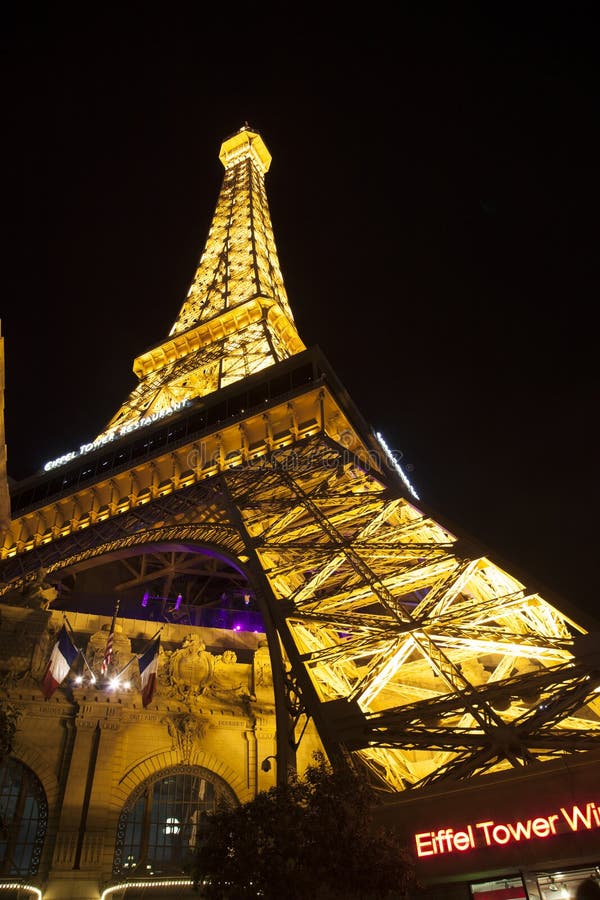 Eiffel Tower in Night Las Vegas Editorial Stock Image - Image of  entertainment, eiffel: 33358214