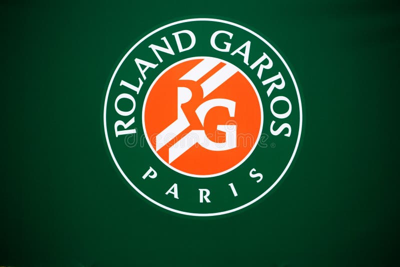 Paris maj 24 2015 : roland garros logo tenis sport turniej we francji open grand slam in paris france zdjęcie royalty free