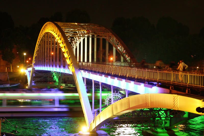 Paris - Nachtbrücke lizenzfreies stockfoto Paris - Nachtbrücke lizenzfreies stockfoto