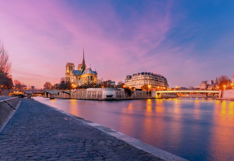 Paris. Notre Dame.