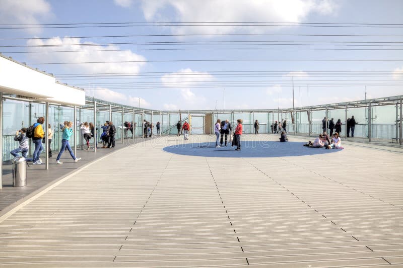 Paris observationsdäck på taket av skyskrapan av Montparnass royaltyfri fotografi Paris observationsdäck på taket av skyskrapan av Montparnass royaltyfri fotografi