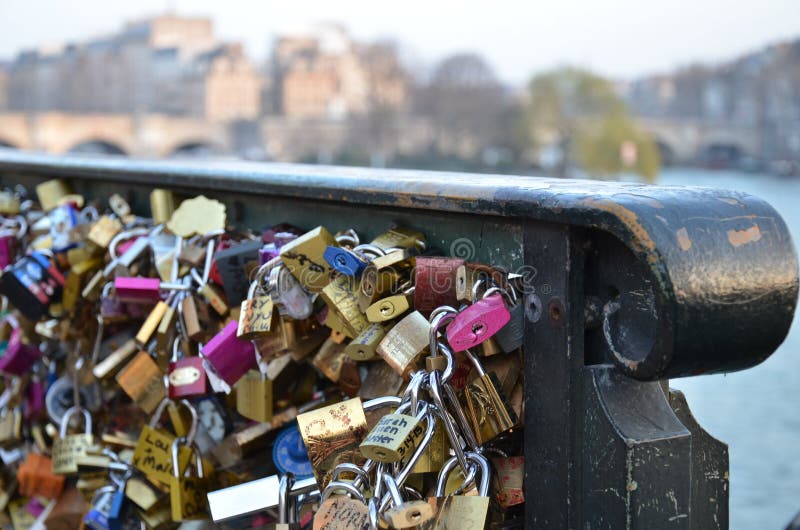 789 Free CC0 Love locks Stock Photos 