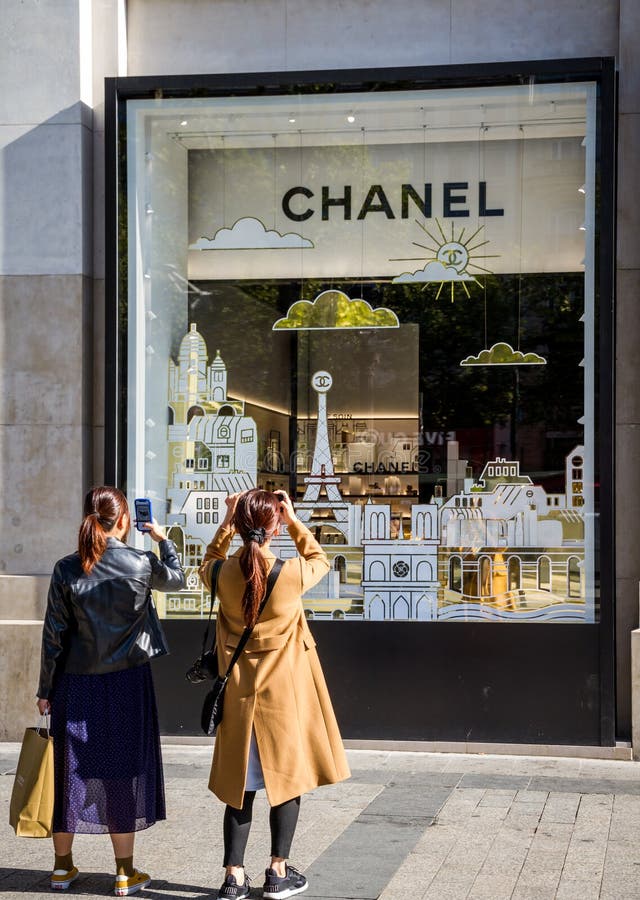 348 Chanel Store Paris Stock Photos - Free & Royalty-Free Stock Photos from  Dreamstime