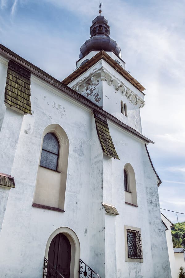 Farský kostol sv. Jána Evanjelistu v Banskej Belej