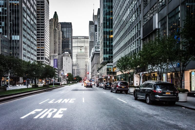 Park Avenue an der 51. Straße, in Midtown Manhattan, New York lizenzfreie stockbilder Park Avenue an der 51. Straße, in Midtown Manhattan, New York lizenzfreie stockbilder