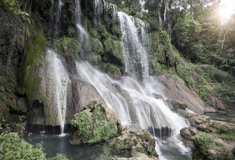 Park Soroa, cascata di Soroa, Pinar del Rio, Cuba media misti fotografia stock Park Soroa, cascata di Soroa, Pinar del Rio, Cuba media misti fotografia stock