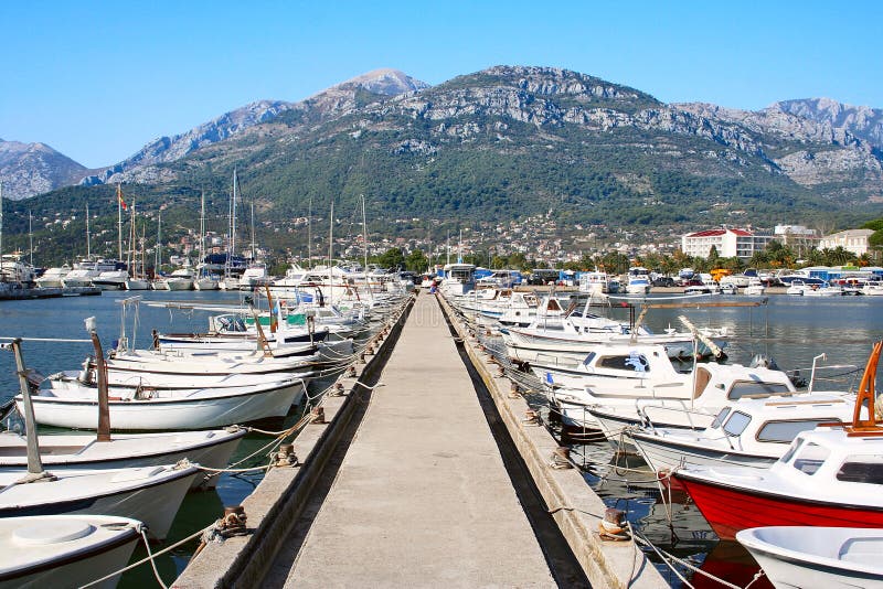 Parking boats and yachts