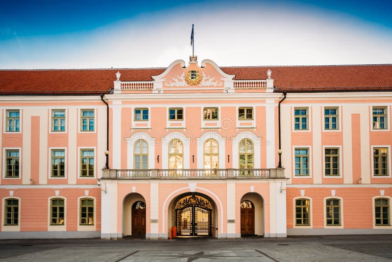 Parlamentbyggnad av Estland på Tallinn royaltyfri bild Parlamentbyggnad av Estland på Tallinn royaltyfri bild
