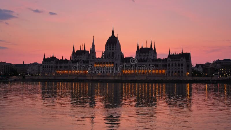 Parlamento de Budapeste na madrugada, Hungria