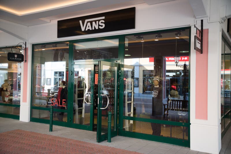 vans store via del corso