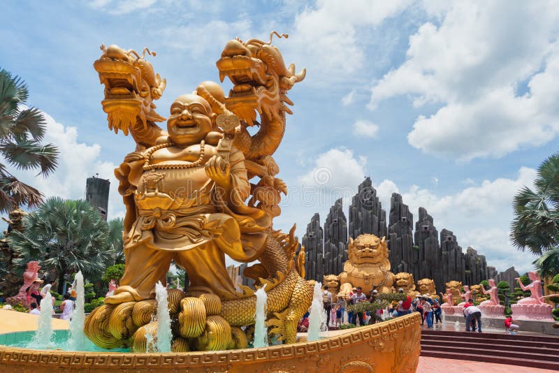 Parque de diversões Suoi Tien da cidade de Ho Chi Minh (Saigon) fotos de stock Parque de diversões Suoi Tien da cidade de Ho Chi Minh (Saigon) fotos de stock