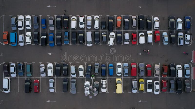Parque de estacionamento do carro visto de cima de, vista aérea Vista superior