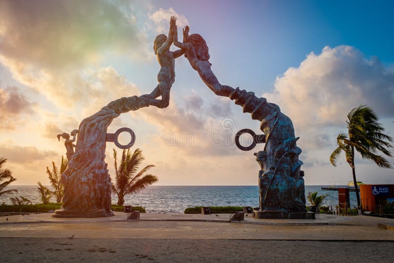 Parque De Fundadores En La Salida Del Sol En Playa Del Carmen, México