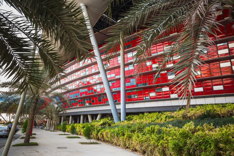 Parque del mundo de Ferrari en Abu Dhabi imagen de archivo libre de regalías Parque del mundo de Ferrari en Abu Dhabi imagen de archivo libre de regalías
