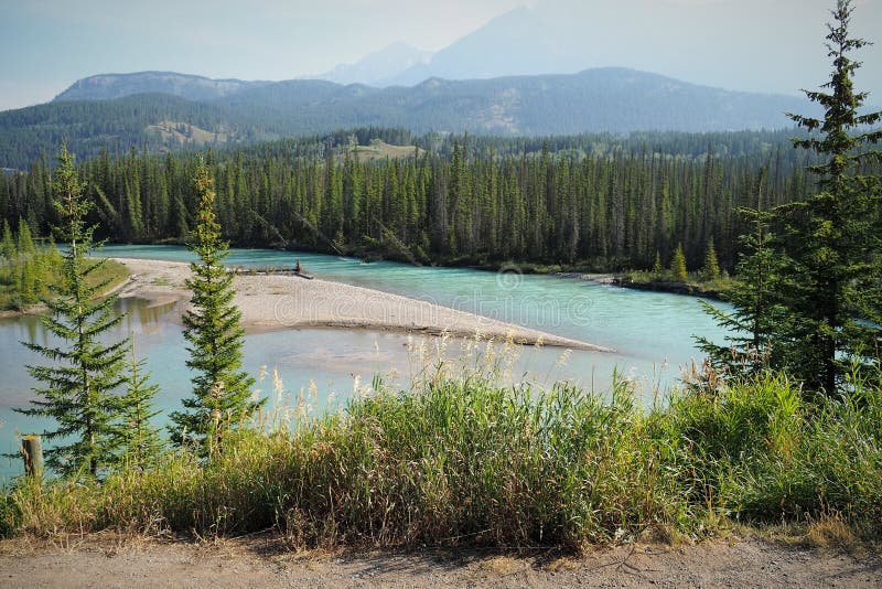 Parque nacional de Banff durante o verão imagem de stock Parque nacional de Banff durante o verão imagem de stock