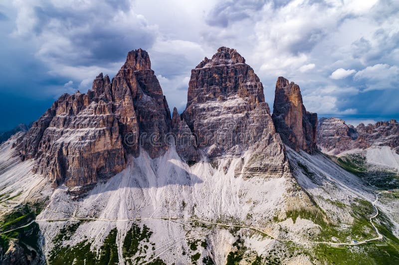 Parque natural nacional Tre Cime In os cumes das dolomites N bonito imagens de stock Parque natural nacional Tre Cime In os cumes das dolomites N bonito imagens de stock