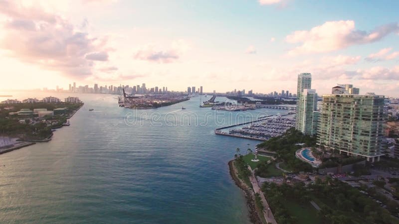 Parque sul de Miami Beach da vista aérea