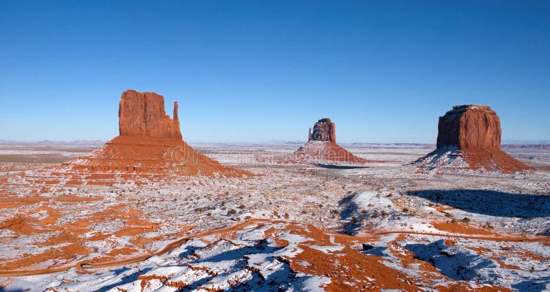 Parque tribal do Indian de Navajo do vale do monumento, inverno