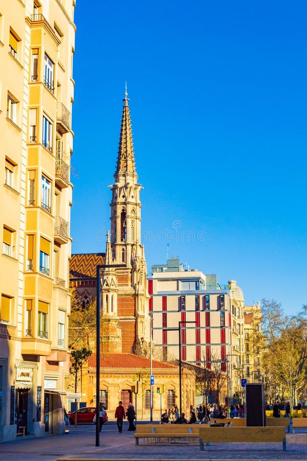 Vechile biserici și clădiri istorice și moderne din Barcelona, catalonia străzii royalty free stock photo